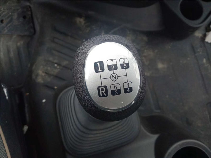 東風天龍前四后八29.7方350馬力鋁合金運油車20噸不超載