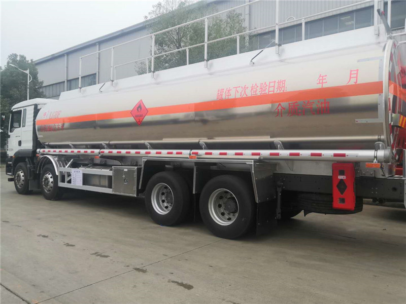 30.4方鋁合金油罐車-31方油罐車可裝26噸