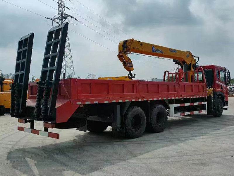 東風DV5后八輪隨車吊